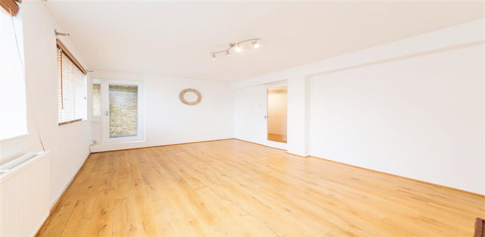 			NEW INSTRUCTION, 2 Bedroom, 1 bath, 1 reception Flat			 Clifton Gardens, LITTLE VENICE / WARWICK AVENUE